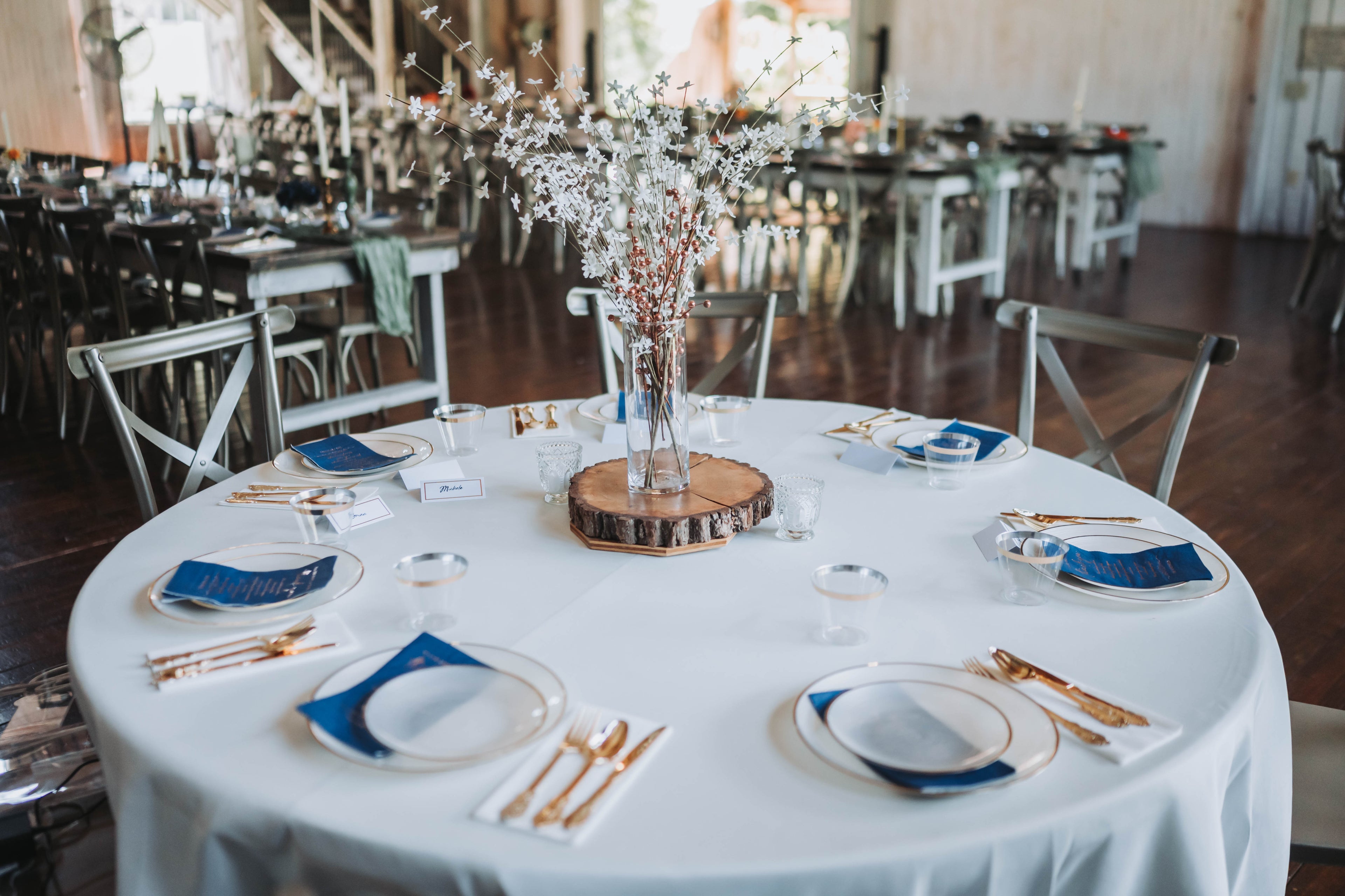 White Round Tablecloths